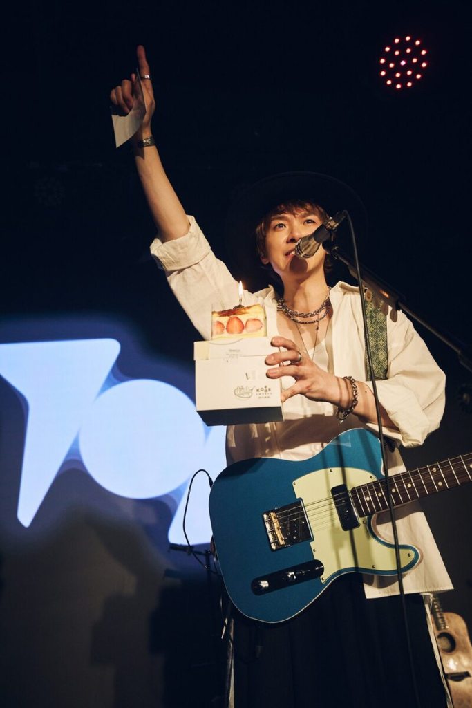 主唱小王子下週過生日，歌迷聯手團隊提前慶生