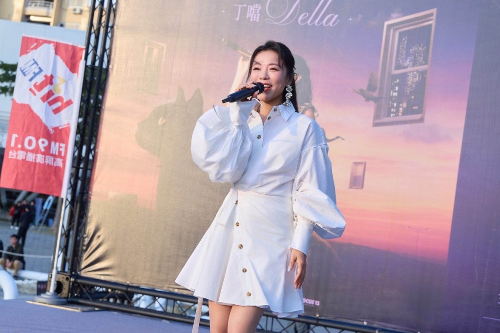 丁噹大唱10首!將簽唱會當演唱會開唱