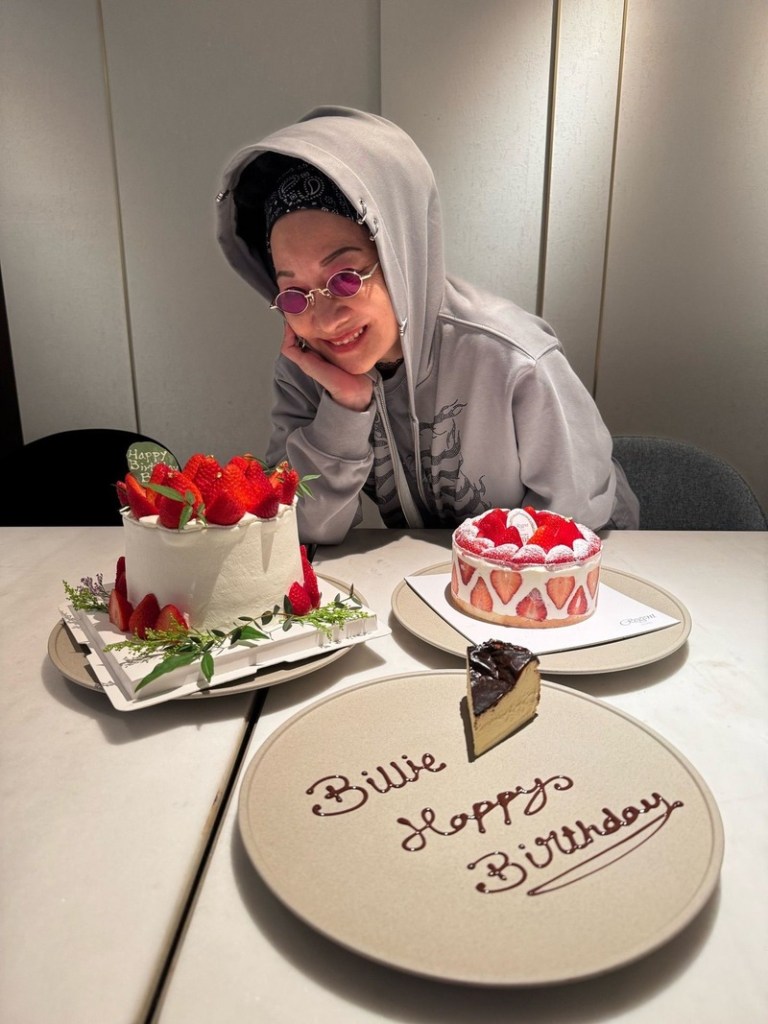 比莉攜全新滾燙舞曲〈阿福羅火山〉回歸樂壇 (照片提供:環球音樂)