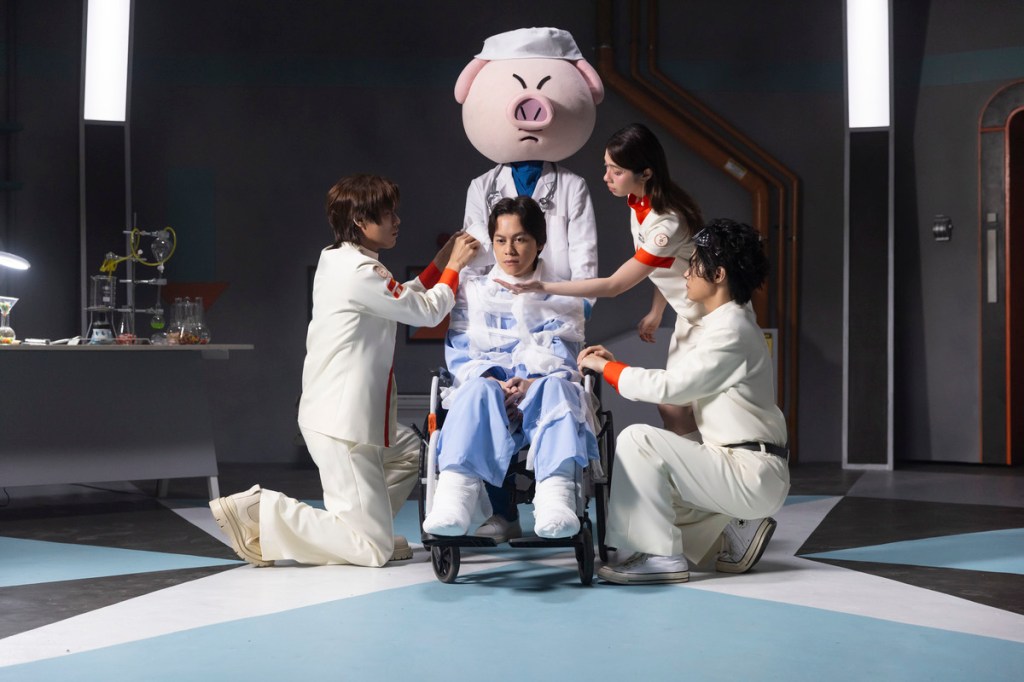 告五人推出全新MV〈快樂的事記不起〉！邀請HowHow聯手打造荒謬實驗