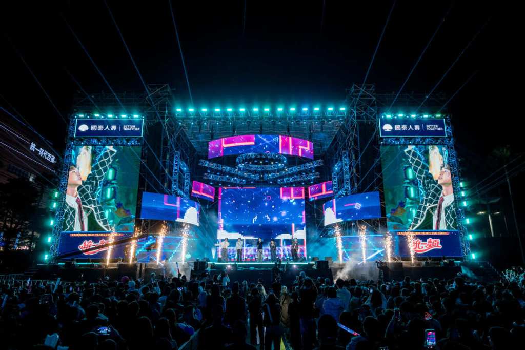 談到此次與前輩們的合作，成員們分享排練過程收穫良多（照片：年代電視台提供）