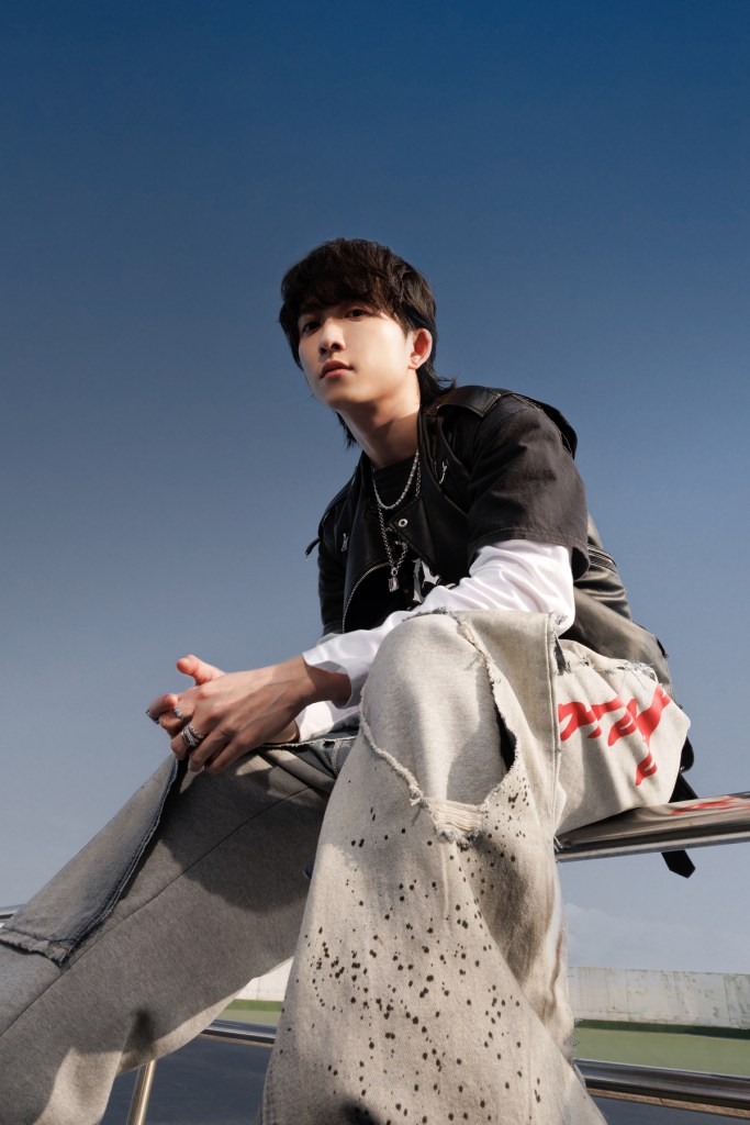 邱鋒澤3/14白色情人節首度唱進高流 (照片提供:寬宏藝術)