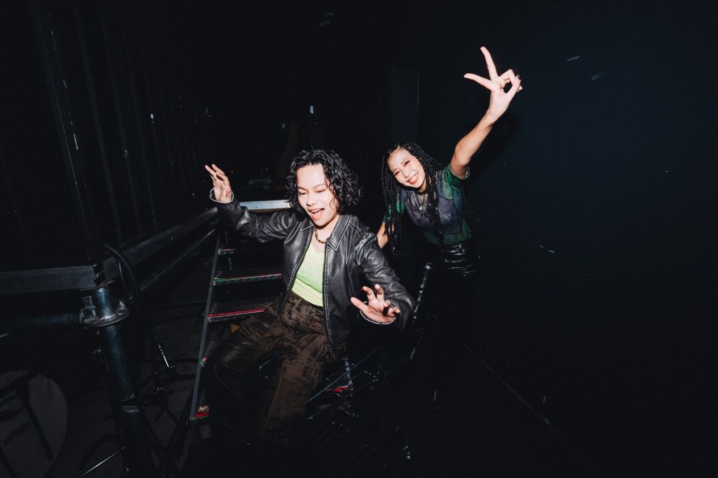 電氣民謠女子組合「凹與山 Our Shame」