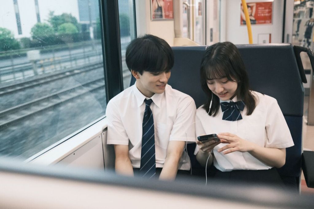 BELISH主演新歌MV〈星星降落那天 〉對戲日本演員(左起日本演員、歌手 BELISH) (BELISH 提供)