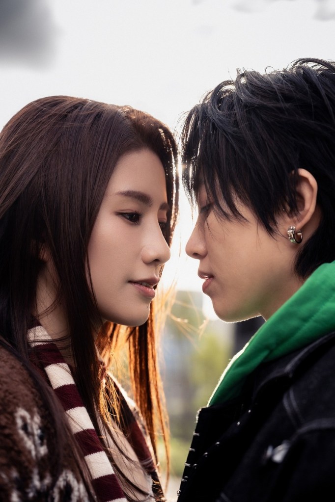 以悠(左起)、惟晨