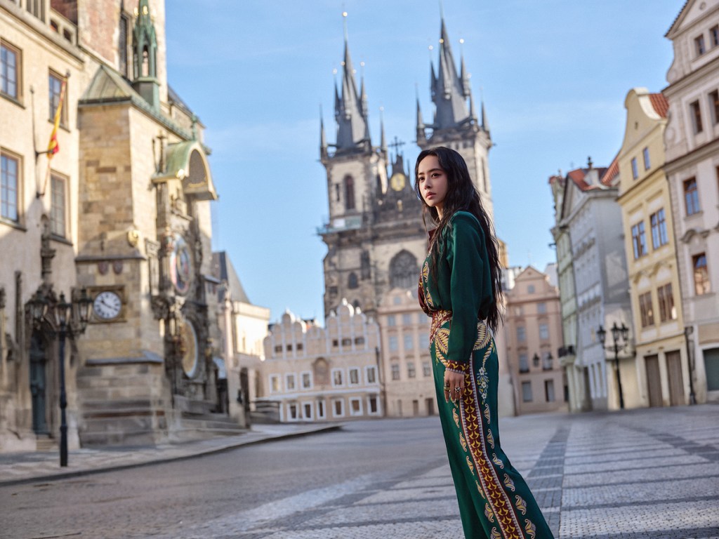 重新詮釋〈布拉格廣場〉並邀Flowstrong編曲！蔡依林親赴當地拍MV圓夢