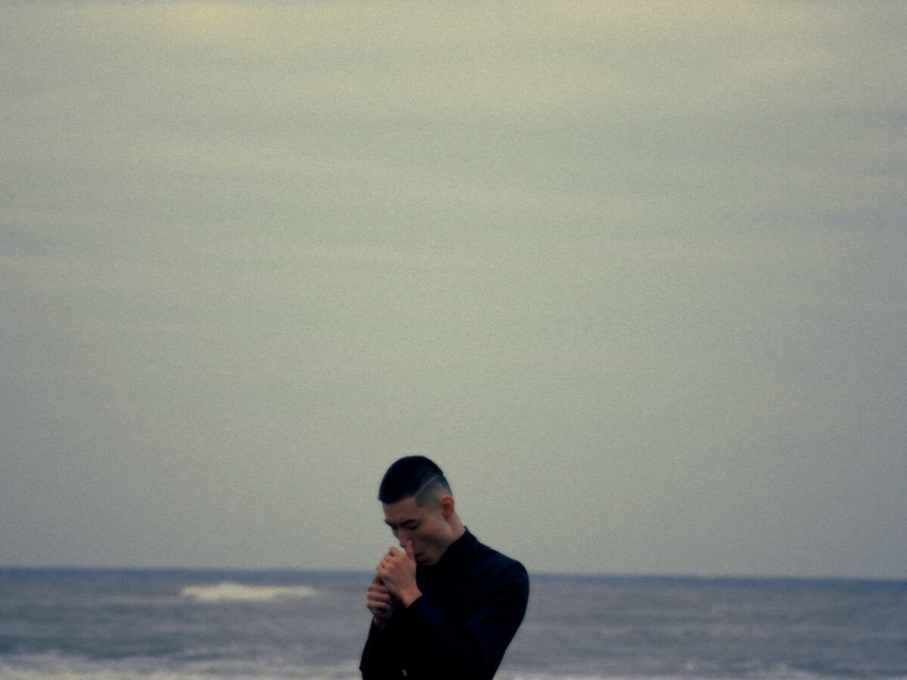 台饒創作歌手 LOCK G 推出全新單曲〈等〉！一段自我梳理的等待狀態