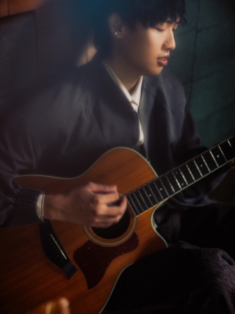 汪定中 DEW 正式推出首張個人全長專輯《Airplane Mode》(照片提供:汪定中 DEW)