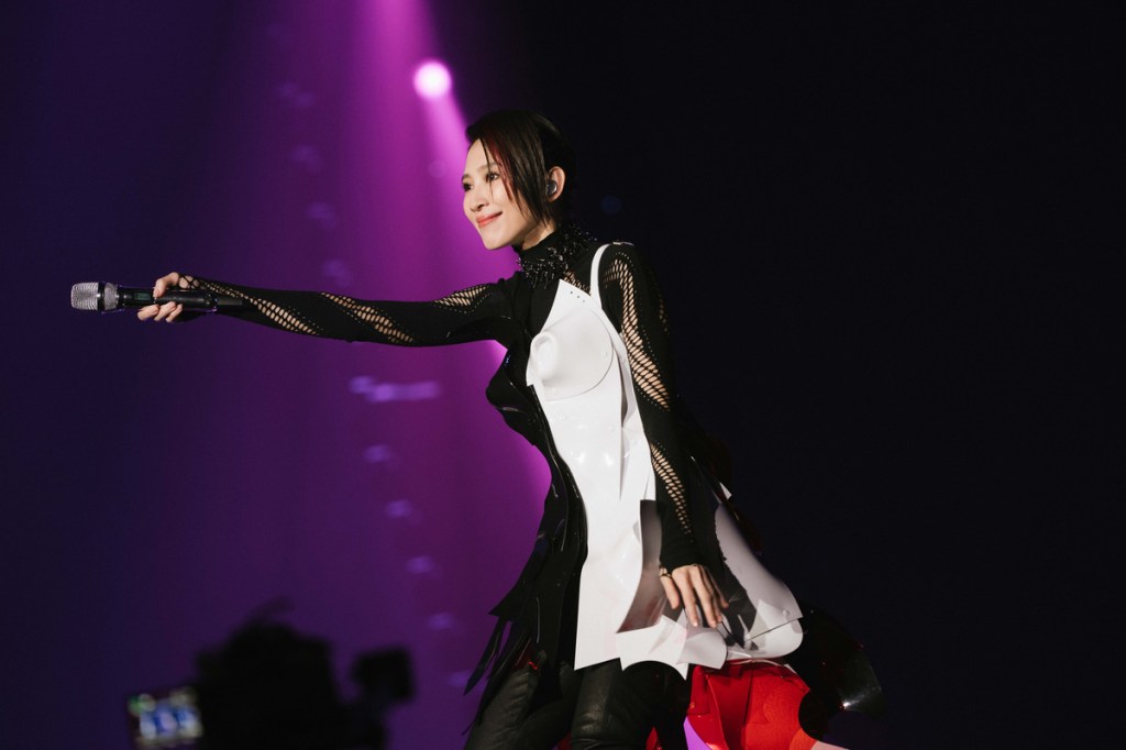 戴佩妮《雙生火焰》首攻高雄巨蛋完美收官
