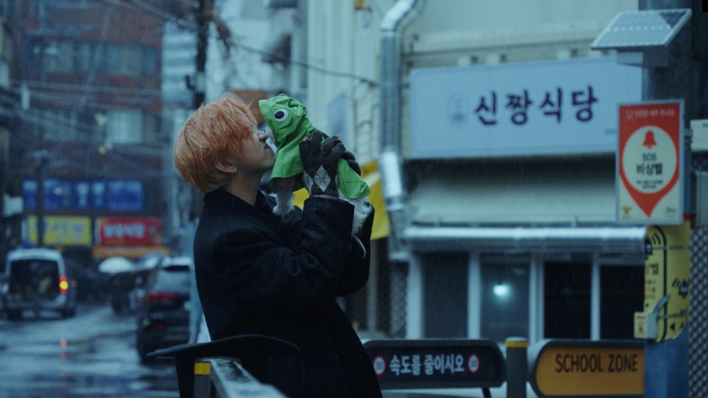 吳昱廷〈3721〉MV赴韓國濟州島拍攝！描述街頭表演與小狗相遇的故事