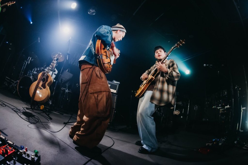 現場驚見「佈道大會」 主唱本山領全場狂喊「我不要」（圖_ 放飛音樂 提供）