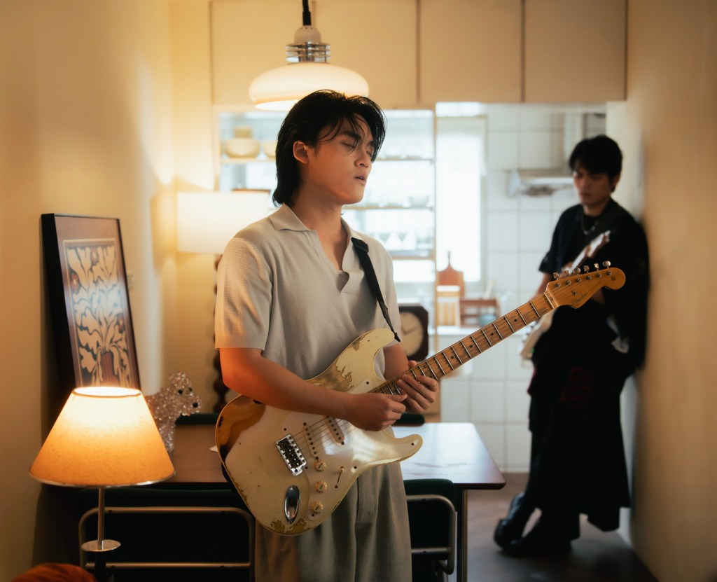 紙鳶新歌〈平凡的一天〉邀 hue 主唱知更跨團合作 (照片提供:街聲派歌)