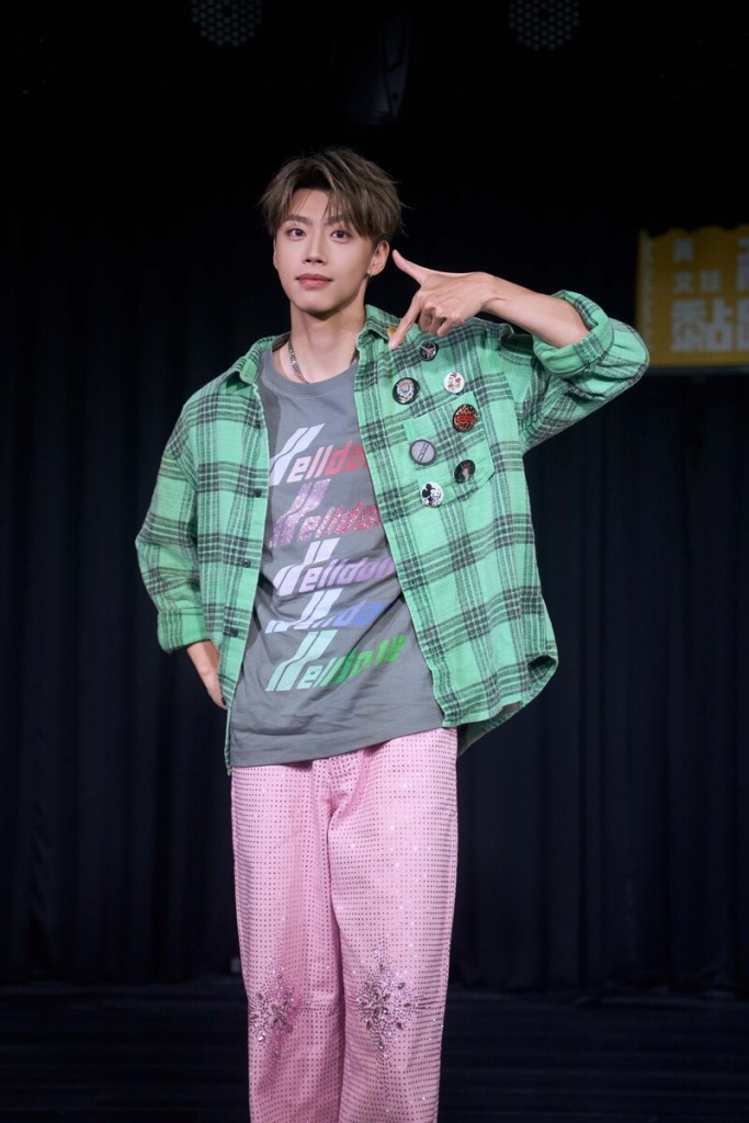 黃文廷「和你黏踢踢」拍照相聚會 (照片提供:索尼音樂)
