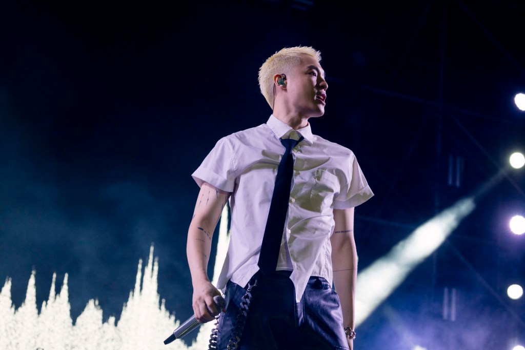 周湯豪首次參戰台灣祭炸翻全場！金屬魂開圈、超時唱滿70分鐘