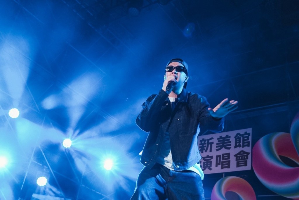 Gummy B 一連帶來〈ALL WELL〉、〈LOVE MYSELF〉、〈NEVERMIND〉等金曲，最後以神曲〈敦化南路〉將現場氣氛推向最高潮