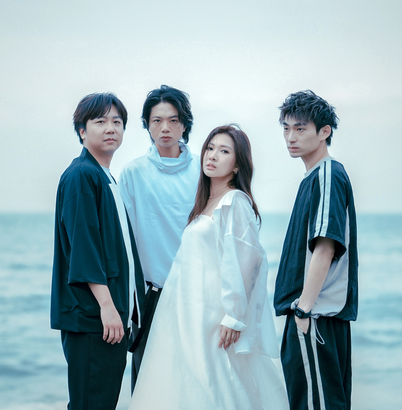 「奇蹟系創作女聲」Yokez葉玉欞×「魯蛇系樂團」八青哥 〈走走停停〉 6/19 各大數位平台全面上線