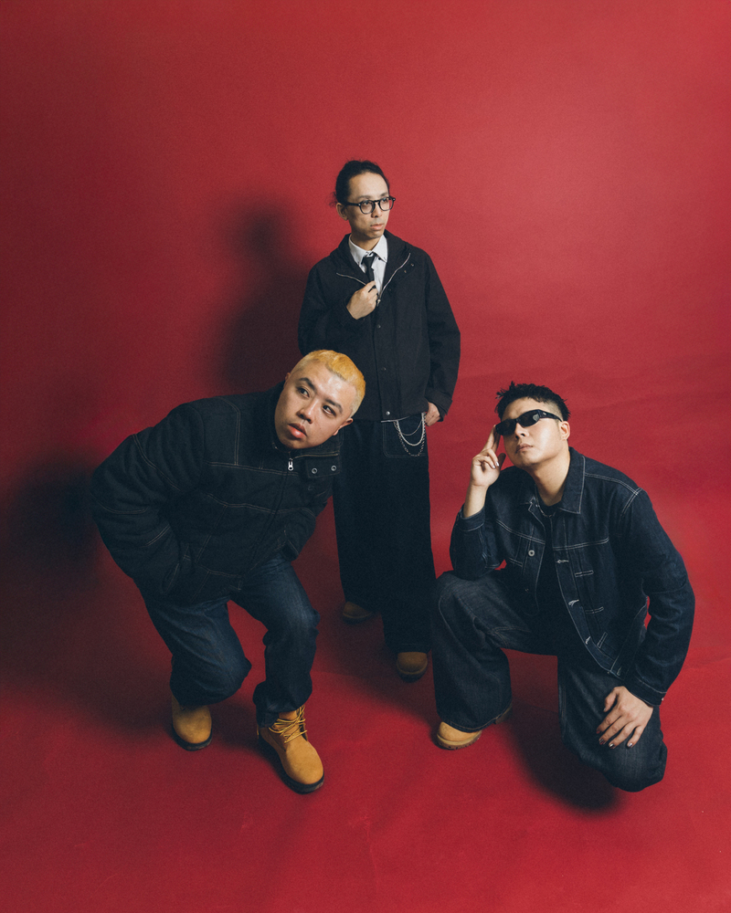 由溫系宜蘭饒舌仔STACO、R&B實力唱將謝青燁Eric,以及全方位音樂製作兼鍵盤手宗訓Jon 組成的限定超新星團體——「新時代進香團(Neo Pilgrims)」