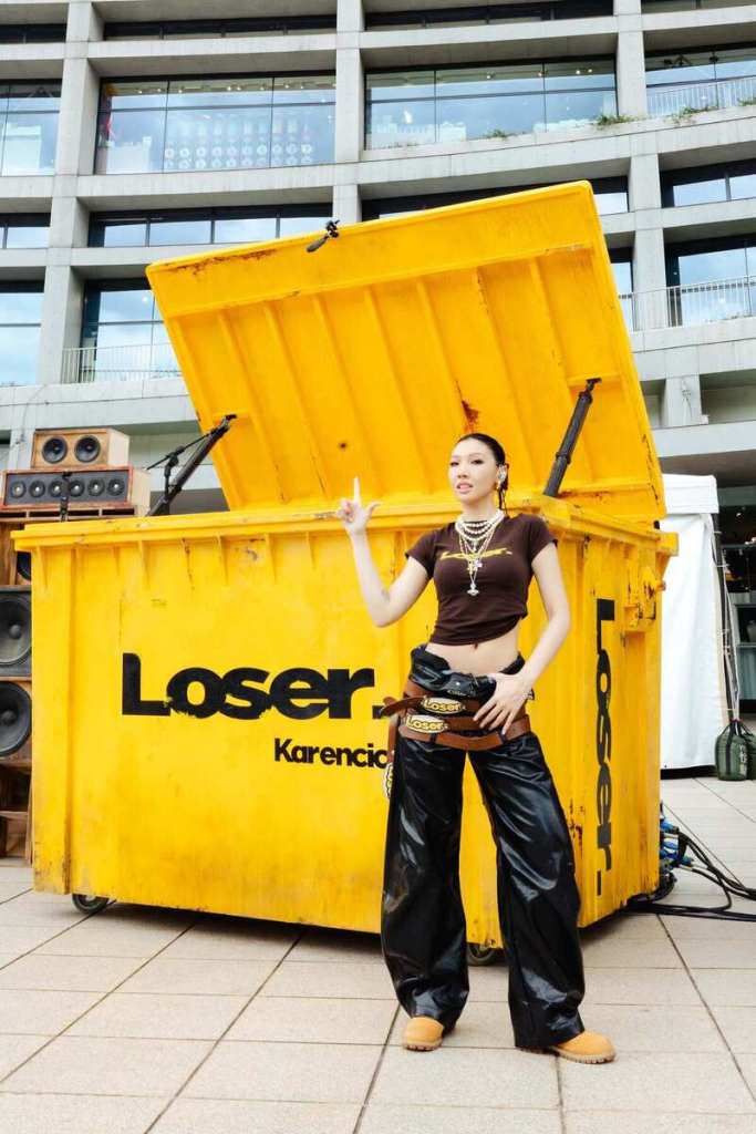 Karencici 化身「Loser女王」首辦簽唱會 (照片提供:華納音樂)
