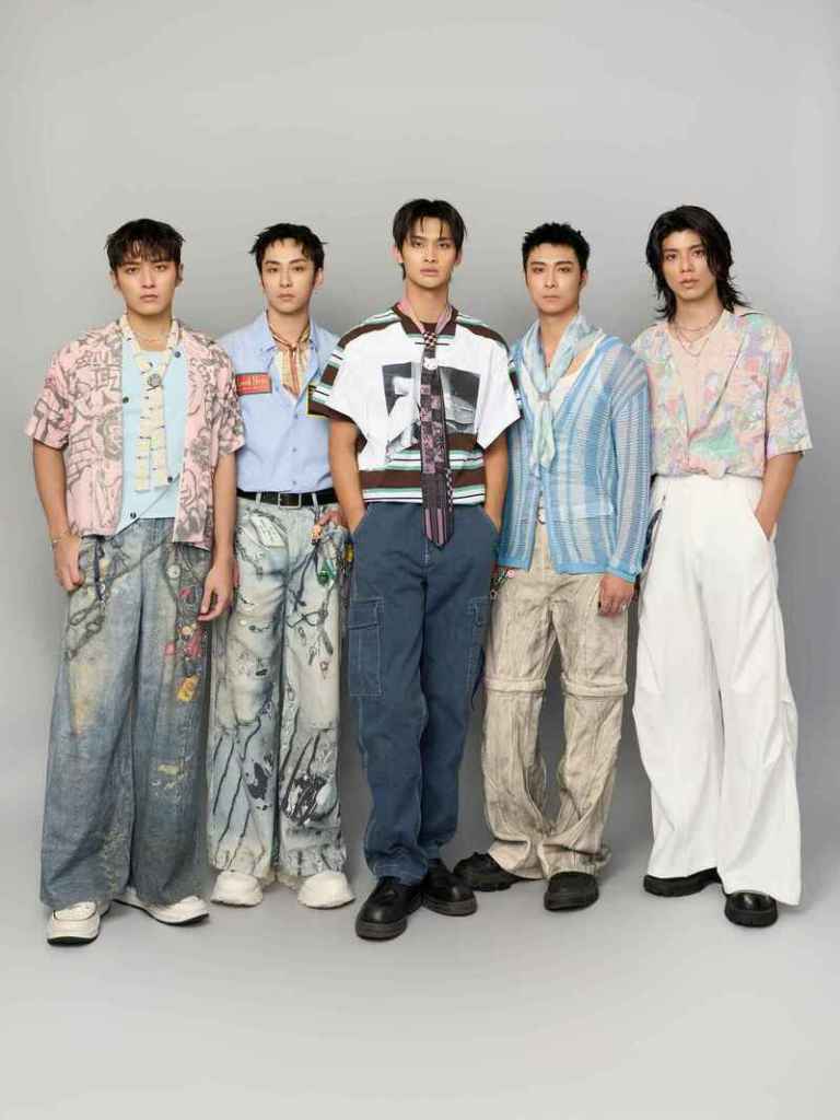 當兵4個月像4年！FEniX退伍合體「有夠黏」（左起李承隆﹑MAX、夏浦洋、曹家齊、陳峻廷）