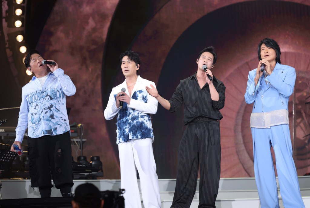 左起曾國城、羅時豐、陳國華、游鴻明