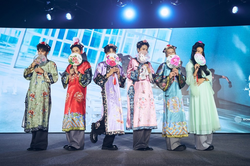 哲言(左起)、祖安、文廷、佳辰、子翔、煥鈞 